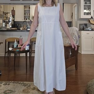Elegant White Sleeveless Linen Beach Dress